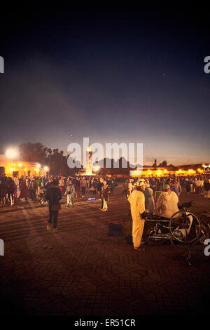 La Djemaa El Fnaa Square nel cuore di Marrakech Foto Stock