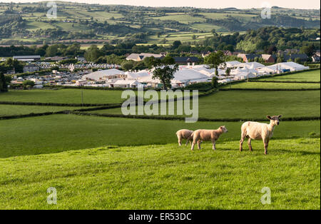 La Hay Festival della letteratura e delle arti, Hay-on-Wye, Regno Unito. Una vista sul sito del festival nella bella campagna Foto Stock