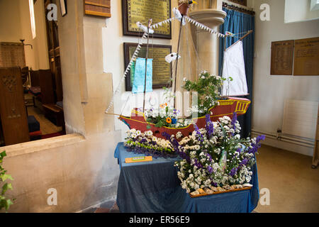 La chiesa di Saint Mary collina Ide Kent England Foto Stock