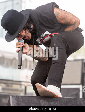 Shakopee, Minnesota, Stati Uniti d'America. Xxiv Maggio, 2015. Il rapper YELAWOLF suona dal vivo sul palco del Soundset music festival a Canterbury Park in Shankopee, Minnesota © Daniel DeSlover/ZUMA filo/Alamy Live News Foto Stock