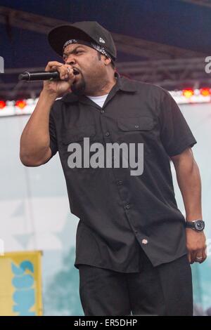 Shakopee, Minnesota, Stati Uniti d'America. Xxiv Maggio, 2015. Il rapper Ice Cube si esibisce dal vivo sul palco del Soundset music festival a Canterbury Park in Shankopee, Minnesota © Daniel DeSlover/ZUMA filo/Alamy Live News Foto Stock