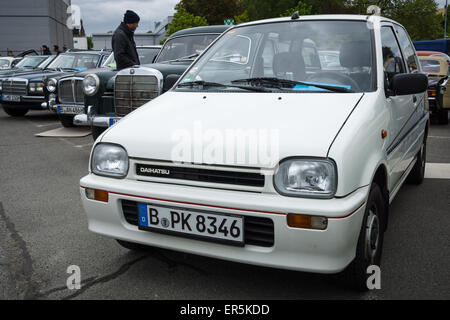 Berlino - 10 Maggio 2015: City car Daihatsu Mira L200. Ventottesima Berlin-Brandenburg Oldtimer giorno Foto Stock