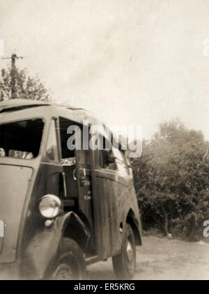 Morris J Type Van Accident, Hyde Works, St James's Lane Foto Stock