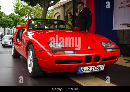 Berlino - 10 Maggio 2015: Roadster BMW Z1. Ventottesima Berlin-Brandenburg Oldtimer giorno Foto Stock