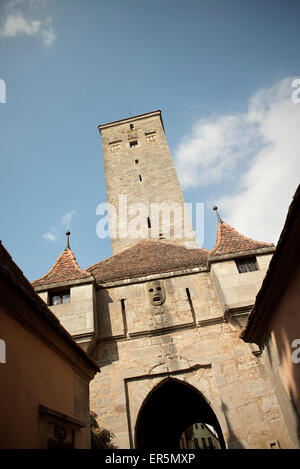 Torre Klingen, ingresso alla città vecchia di Rothenburg ob der Tauber, Strada Romantica, Franconia, Baviera, Germania Foto Stock