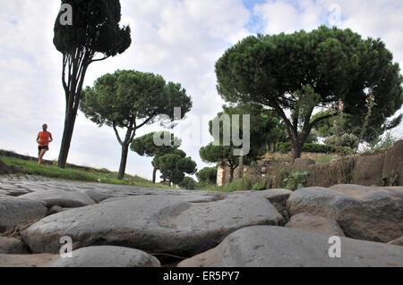 Via Appia Antica Via Appia, strada romana da Roma a Brindisi, vicino Roma, Italia Foto Stock