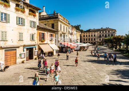 Piazza Mario Motta, Orta San Giulio, Piemonte, Italia Foto Stock