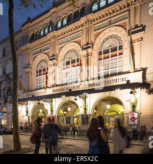 Gran Teatre del Liceu nella luce della sera, Opera House, La Rambla, Barcelona, Spagna Foto Stock