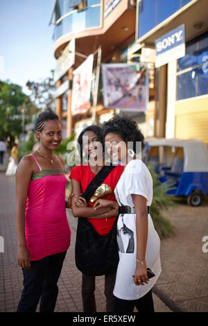 Tre studenti femal, Bahir Dar, Amhara Region, Etiopia Foto Stock