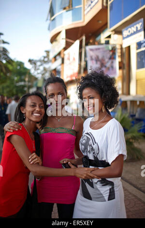 Tre studenti femal, Bahir Dar, Amhara Region, Etiopia Foto Stock