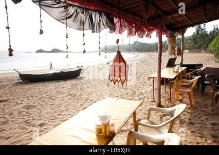 Il Beach bar alla spiaggia di Om, Gokarna, Karnataka, India Foto Stock