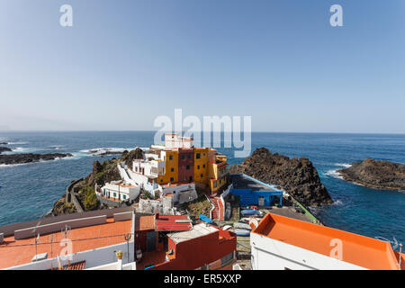 El pri, villaggio costiero con il porto di pesca, Oceano Atlantico, Tenerife, Isole Canarie, Spagna, Europa Foto Stock