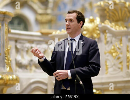 Dresden, Germania. 27 Maggio, 2015. Ricevimento di benvenuto presso la Frauenkirche di George Osborne, il Cancelliere dello scacchiere 27.05.2015. Riunione del G7 dei Ministri delle Finanze e i governatori della Banca centrale di Dresda. Credito: dpa picture alliance/Alamy Live News Foto Stock