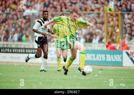 English League Division due Play Off finale allo stadio di Wembley. West Bromwich Albion 3 v Port vale 0. Azione durante la partita. Il 30 maggio 1993. Foto Stock