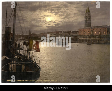 Canal Grande e Palazzo dei Dogi al chiaro di luna, Venezia, Italia Foto Stock