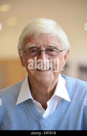 Sir Michael Morbo di Parkinson a 'Una Serata con Sir Michael Morbo di Parkinson' La Civic, Barnsley, Regno Unito. Immagine: Scott Bairstow/Alamy Foto Stock