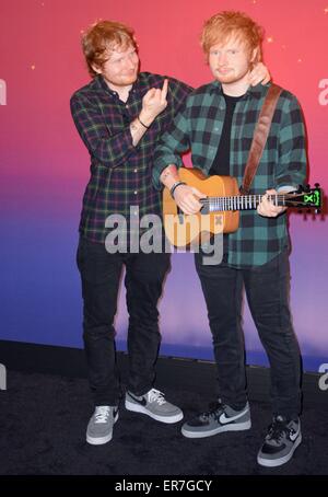 New York, NY, STATI UNITI D'AMERICA. 28 Maggio, 2015. Ed Sheeran ad una apparizione pubblica per Madame Tussauds svela cera figura di Ed Sheeran, Madame Tussauds di New York, New York, NY Maggio 28, 2015. Credito: Derek Storm/Everett raccolta/Alamy Live News Foto Stock