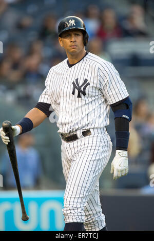 Bronx, New York, Stati Uniti d'America. 22 Maggio, 2015. Alex Rodriguez (Yankees) MLB : Alex Rodriguez dei New York Yankees durante il Major League Baseball gioco allo Yankee Stadium nel Bronx, New York, Stati Uniti d'America . © Thomas Anderson/AFLO/Alamy Live News Foto Stock