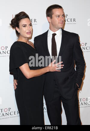 Arrestare Cacner gala annuale tenuto presso il Beverly Hilton Hotel - Arrivi con: Elizabeth camere,Armie Hammer dove: Los Angeles, California, Stati Uniti quando: 23 Nov 2014 Credit: Guillermo Proano/WENN.com Foto Stock