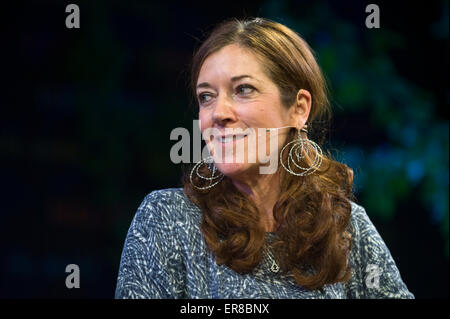 Victoria Hislop parlando sul palco a Hay Festival 2015 Foto Stock