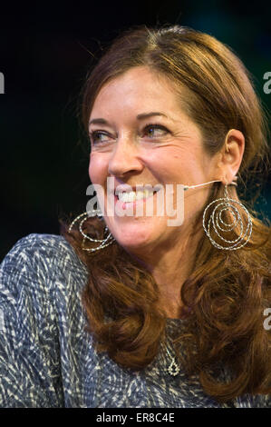 Victoria Hislop parlando sul palco a Hay Festival 2015 Foto Stock