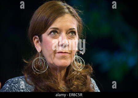 Victoria Hislop parlando sul palco a Hay Festival 2015 Foto Stock
