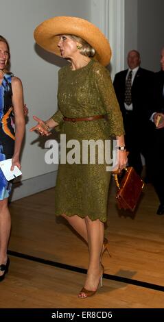 Ottawa, Canada. 28 Maggio, 2015. Sua Maestà la Regina Maxima visita al Museo della Natura 2 giorno di 3 giorni allo Stato visita da HM Willem-Alexander re e regina HM Maxima in Canada. Essi sono invitati dai loro Eccellenze David Johnston, Governatore generale del Canada e sua moglie Sharon Johnston Credito: dpa picture alliance/Alamy Live News Foto Stock