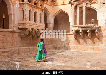 Queen e bagno in Hampi, Karnataka, India, Asia Foto Stock