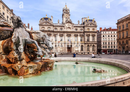 Il Terreaux piazza con fontana nella città di Lione, Francia Foto Stock