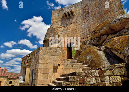 Il Portogallo, Sabugal: dettaglio del castello medievale nel villaggio storico di Sortelha Foto Stock