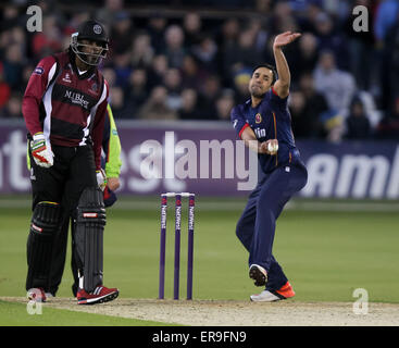 Chelmsford Essex, Regno Unito. 29 Maggio, 2015. Ravi Bopara in azione di bowling per Essex. Natwest T20 Blast. Essex aquile versus Somerset CCC. Credito: Azione Sport Plus/Alamy Live News Foto Stock