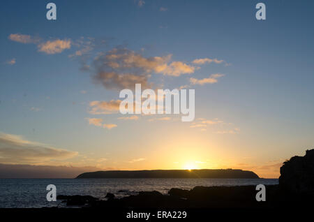 Tramonto sull'Isola di Mana, Titahi Bay, Porirua, Wellington, Isola del nord, Nuova Zelanda Foto Stock