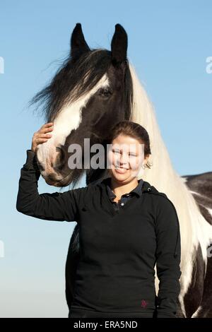 Donna e Irish Tinker Foto Stock