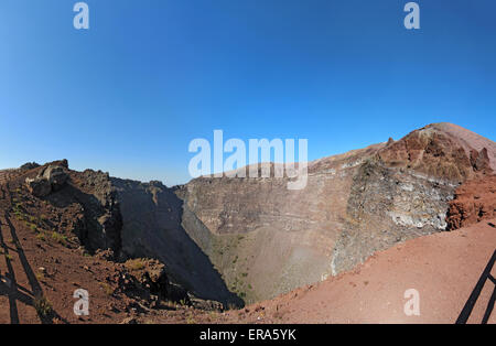 Il cratere del Vesuvio vicino a Napoli, Italia Foto Stock