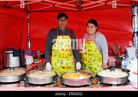 Brighton, Regno Unito. Il 30 maggio 2015. Una bancarella vendendo cibo dall'Afghanistan al Brighton e Hove Food and Drink Festival che si terrà sul lungomare di prati questo fine settimana Foto Stock