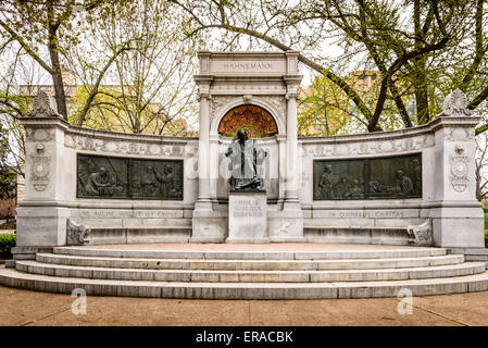 Il Dottor Samuel Hahnemann Memorial, Scott Circle, Massachusetts Avenue NW, Washington DC Foto Stock