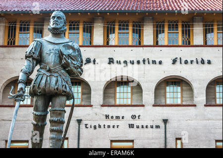 Statua di Pedro Menéndez de Avilés (fondatore di Sant Agostino nel 1565) nella Città Vecchia di sant Agostino, Florida, Stati Uniti d'America. Foto Stock