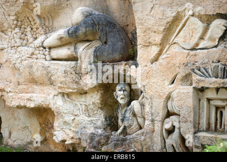 Les lapidiales sculture a Port d'Envaux Foto Stock