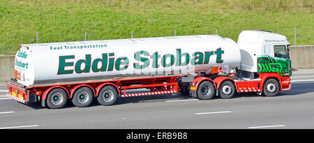 Eddie Stobart hgv camion e rimorchio articolato marchio commerciale pubblicità a lato di carburante autocisterna stradale con Hazchem targhette di avvertimento M25 autostrada Regno Unito Foto Stock