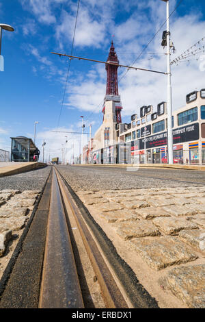 Blackpool, Regno Unito. 31 Maggio, 2015. Regno Unito: Meteo una ventilata ma giornata soleggiata in Blackpool Lancashire. Il resort sarà la speranza di un soleggiato e caldo estivo per aumentare il numero di visitatori della città di mare. Credito: Gary Telford/Alamy live news Foto Stock