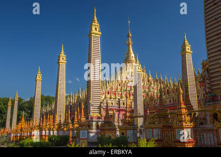 Tempio Thanboddhay Monywa in Myanmar Foto Stock
