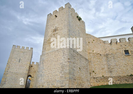 Il castello medievale di Loule, in Algarve, PORTOGALLO Foto Stock