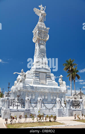 I vigili del fuoco un monumento nel cimitero di Colon, Havana, Cuba Foto Stock