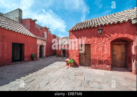 Il monastero di Santa Catalina, Arequipa, è il più importante monumento religioso del Perù Foto Stock