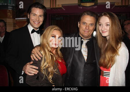 29 maggio 2015 - Hollywood, California, Stati Uniti - Ho15760CHW.Damian Chapa presenta " Padre Rupert Mayer " Los Angeles Premiere.Crest Theatre, Westwood, CA.05/28/2015.OLIVER GRUBER, SUZAN HUGHES, DAMIAN CHAPA E CHARLENE GEISLER .©Clinton H. Wallace/Photomundo International/ Foto Inc (credito: © Globo-ZUMA/picture alliance Foto Stock