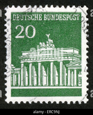 Germania, post mark,timbro, architettura, la Porta di Brandeburgo (tedesco: Brandenburger Tor.) - Un monumento architettonico nel sentire Foto Stock