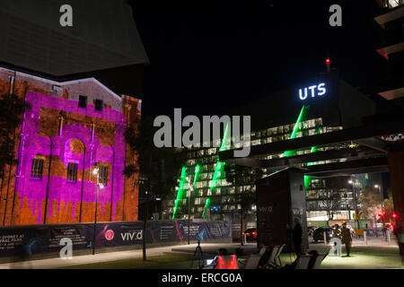 Sydney, Australia. Dal 01 Giugno, 2015. Vivid Sydney presenta strade davanti una spettacolare luce e spettacolo musicale, artista indigeni Reko Rennie porta la cultura aborigena combinato con l'artista multidisciplinare Beastman. Credit: modello10/Alamy Live News Foto Stock