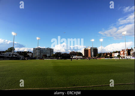 Partita di cricket Blast T20 illuminata da luce tra Sussex Sharks e Middlesex a Hove County Ground di notte nel Regno Unito Foto Stock