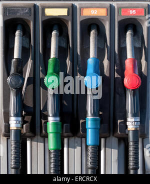 Questa è una foto di farciture diverse pistole per il carburante Foto Stock