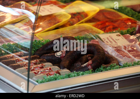 Originale Ricetta di Harrington budino nero sul display nel negozio di macellaio di Edward Twomey in Clonakilty Foto Stock